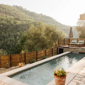 Apricus Boutique Bed & Breakfast